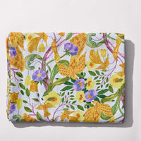 Birds on grey Tablecloth