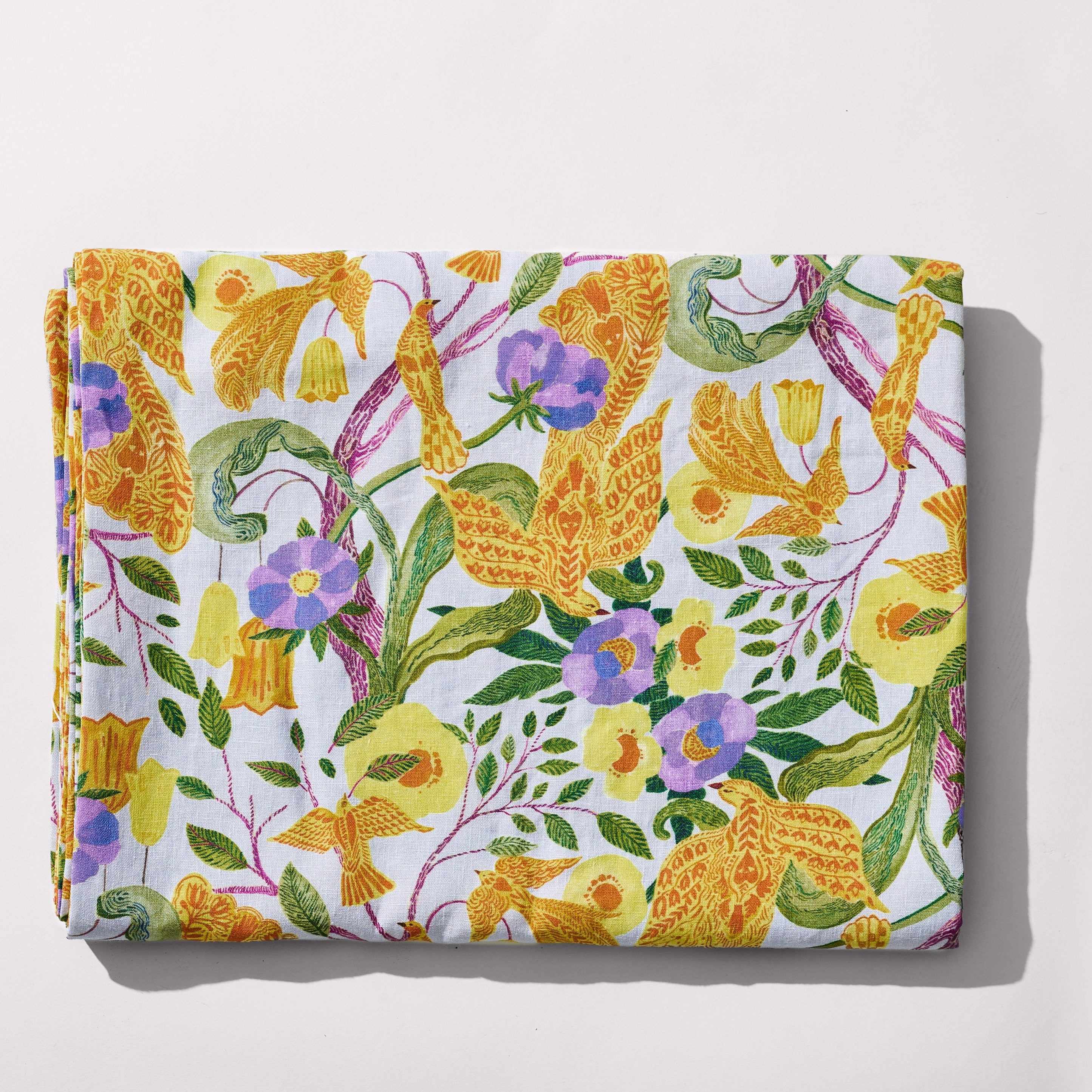 Birds on grey Tablecloth